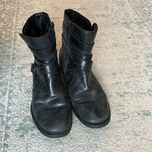 Zip up Born black leather boots with straps and buckles; size 8